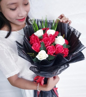 Bó hoa hồng sáp cao cấp tình yêu vĩnh cửu, mạnh mẽ.