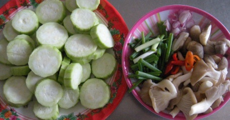 Mướp xào nấm - món ngon, mát trong những ngày nóng