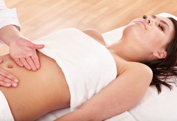 Massage giúp lấy lại vẻ đẹp của làn da sau sinh cho các mẹ