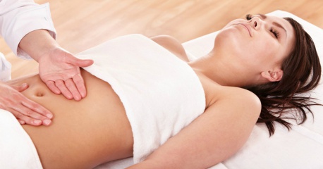 Massage giúp lấy lại vẻ đẹp của làn da sau sinh cho các mẹ