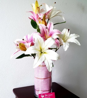 Bình hoa lụa cao cấp hoa ly để bàn sang trọng phong cách hiện đại