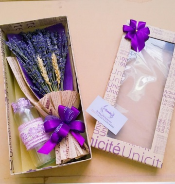 Hộp hoa lavender cao cấp kèm lọ và thiệp