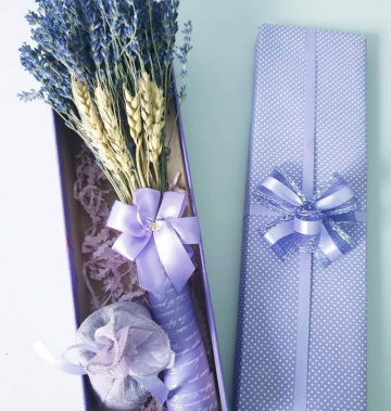 Hộp hoa lavender cao cấp kèm túi thơm